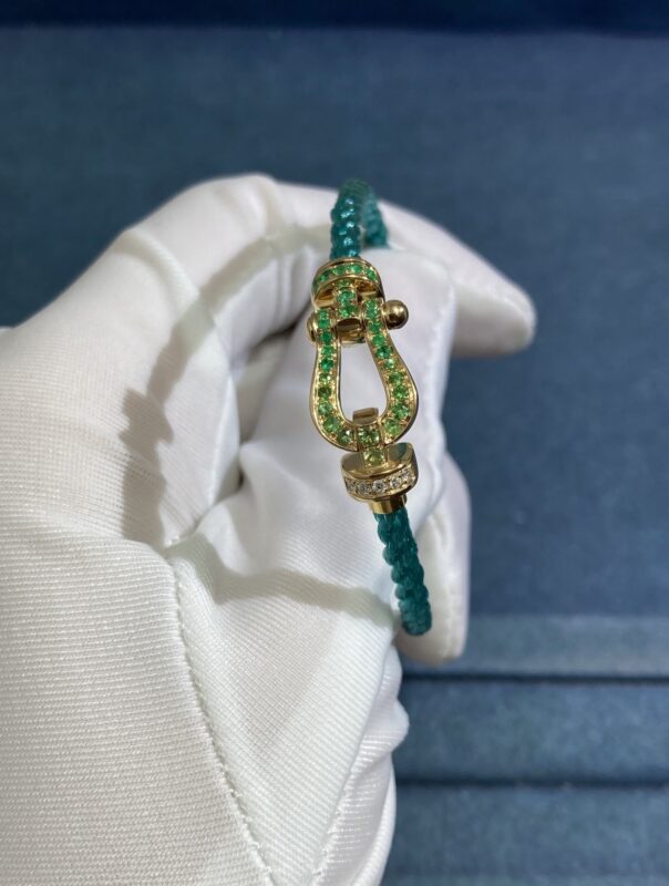 Medium Horseshoe Clasp Bracelet, Yellow Gold