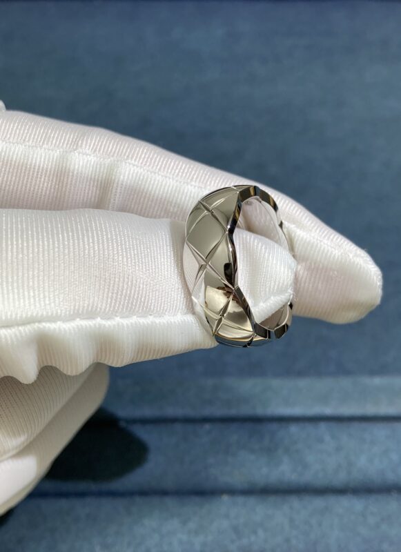 Diamond-less Diamond Ring, White Gold