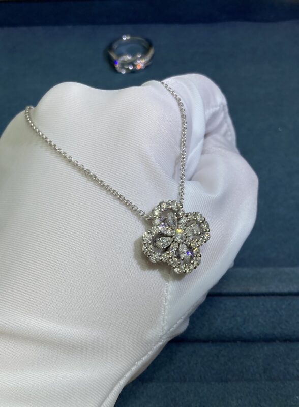 HW Large Drop Necklace, Platinum