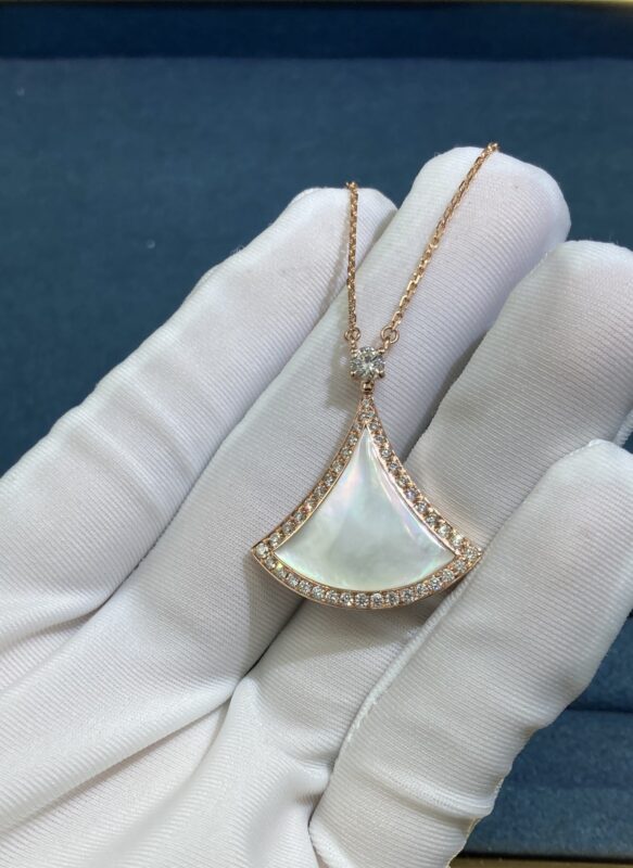 New White Shell Skirt Necklace, Rose Gold