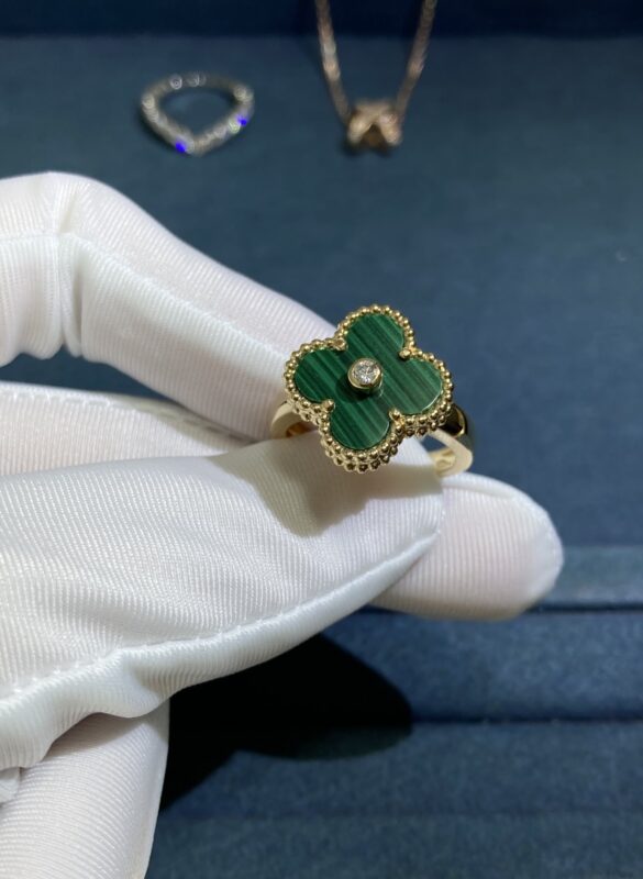 Medium One Diamond Malachite Clover Ring, Yellow Gold