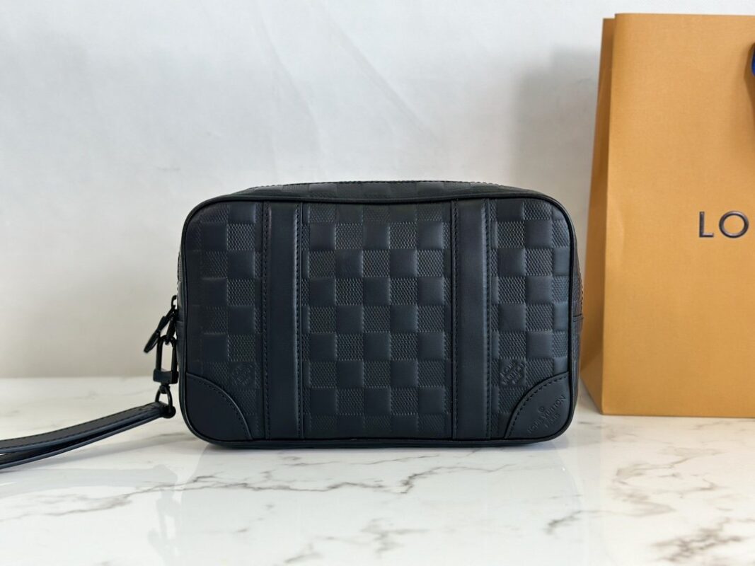 Louis Vuitton  Pochette Kasai