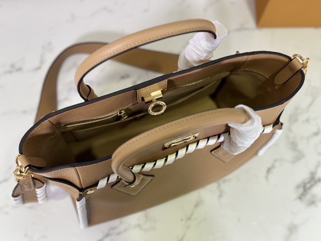 Louis Vuitton On My Side Medium Handbag - Image 5