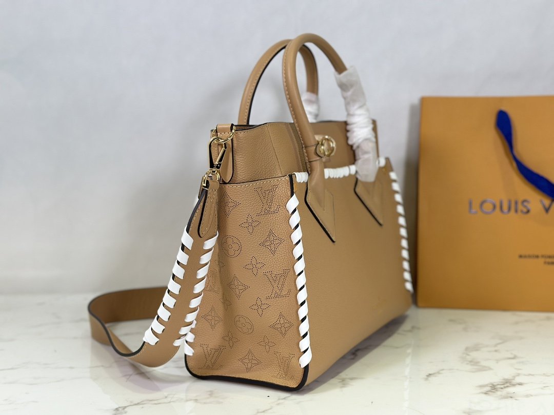 Louis Vuitton On My Side Medium Handbag - Image 6