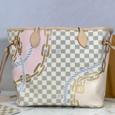 Louis Vuitton Neverfull Medium Handbag