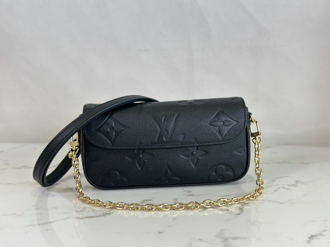 Louis Vuitton WOC Handbag - Image 8