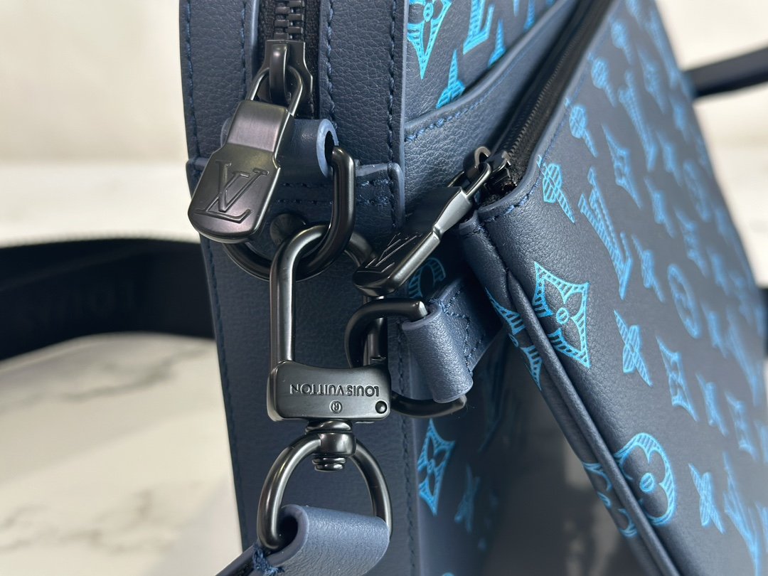 Louis Vuitton Trio Messenger Bag - Image 3