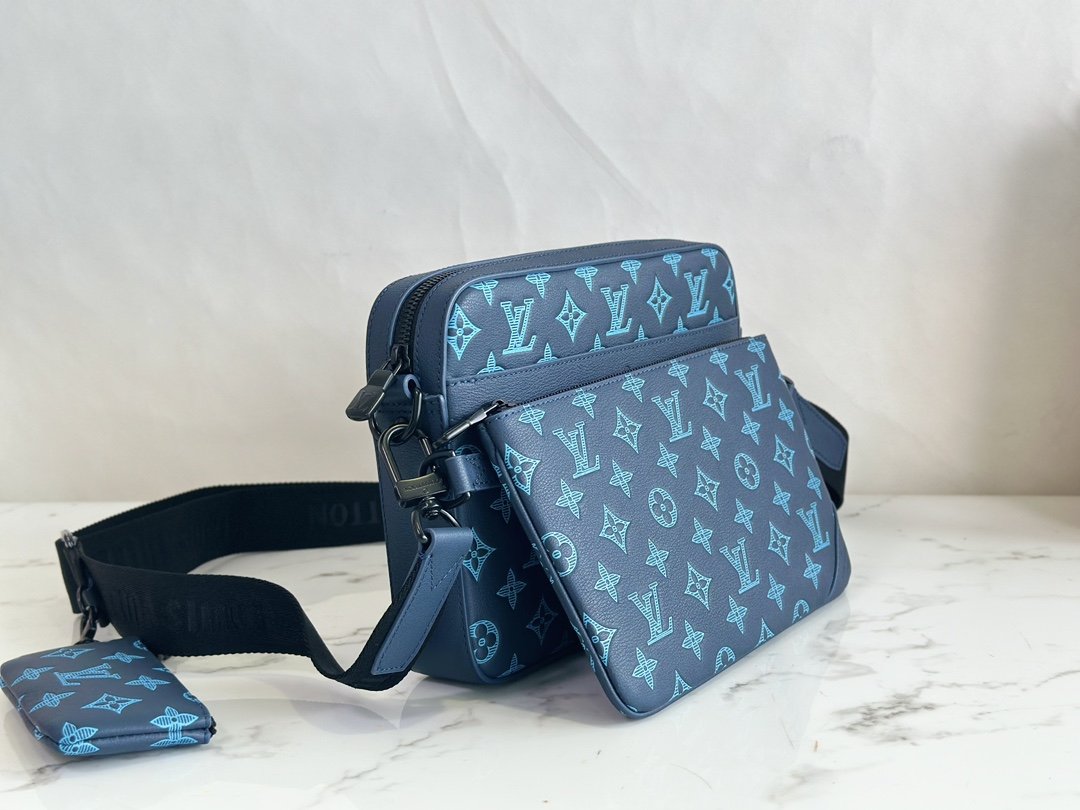 Louis Vuitton Trio Messenger Bag - Image 5