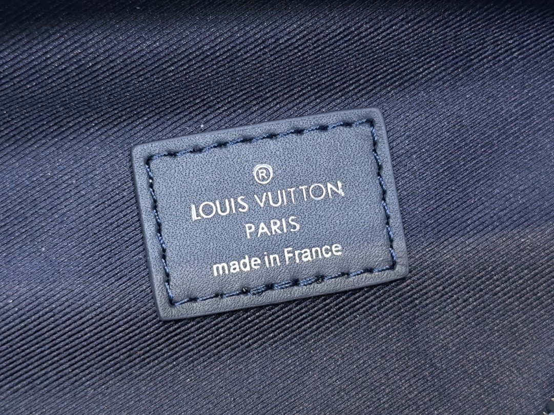 Louis Vuitton Discovery - Image 8