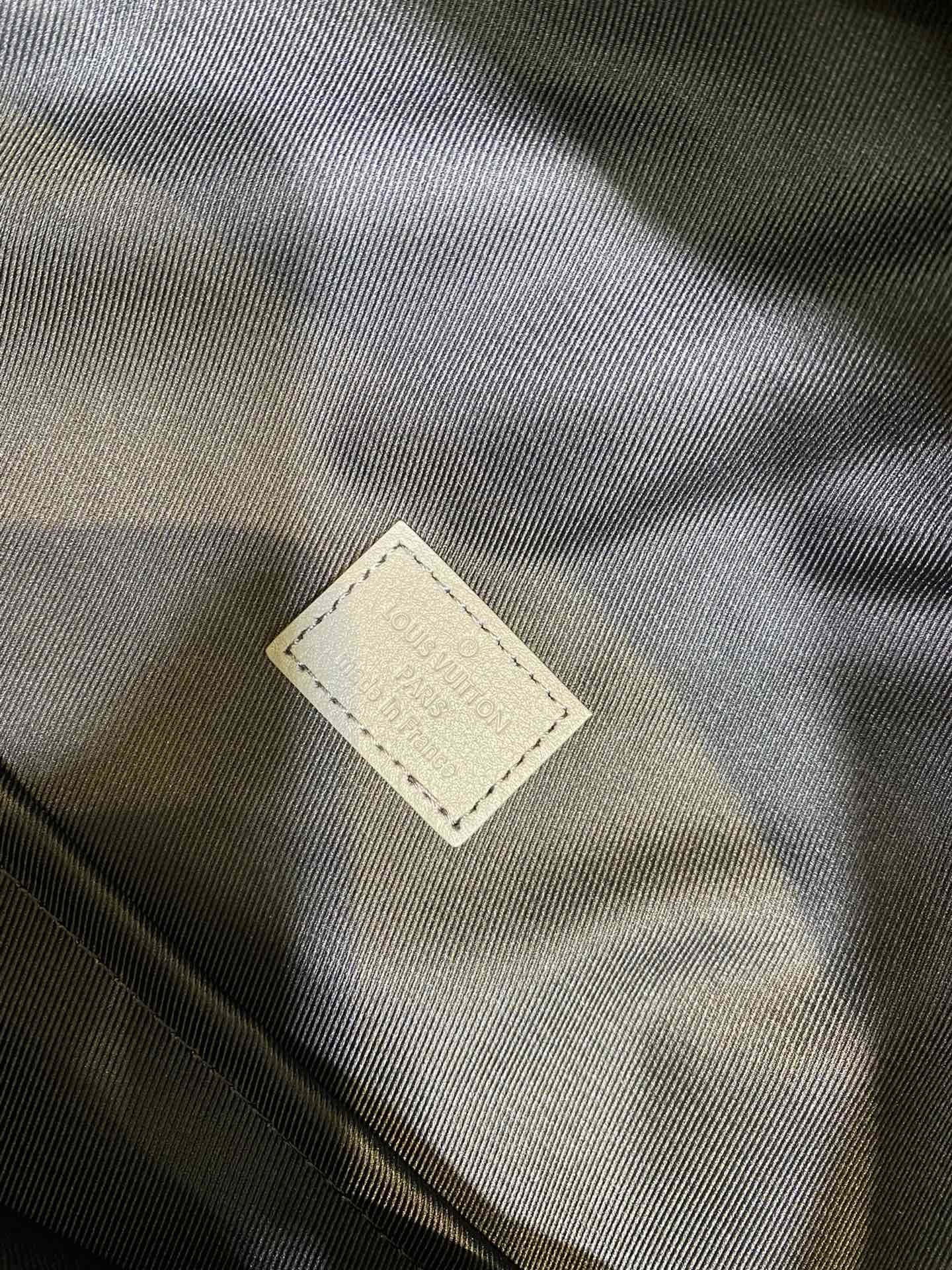 Louis Vuitton Discovery Backpack - Image 3