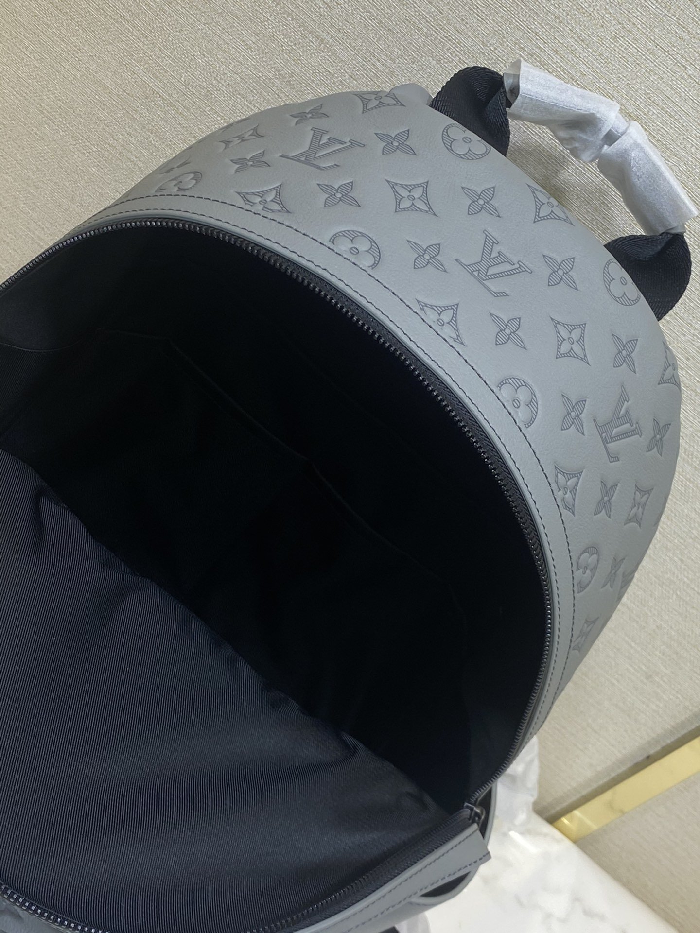 Louis Vuitton Discovery Backpack - Image 5