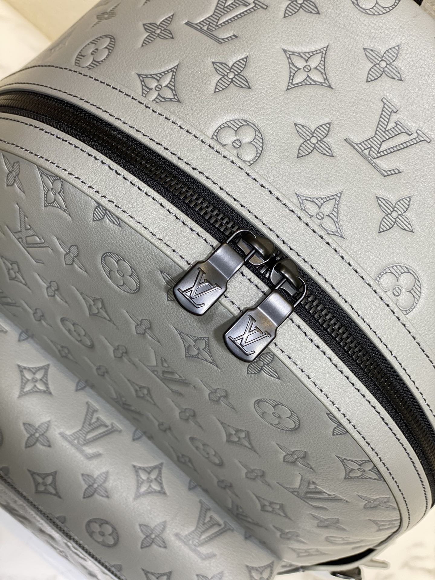 Louis Vuitton Discovery Backpack - Image 7