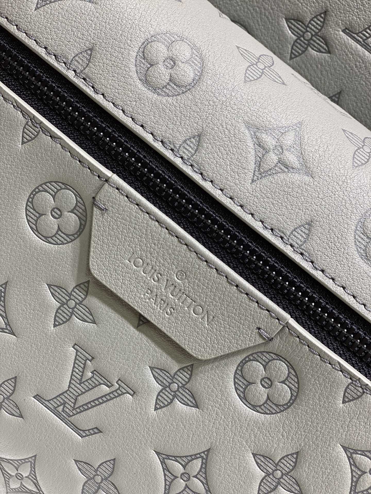 Louis Vuitton Discovery Backpack - Image 9