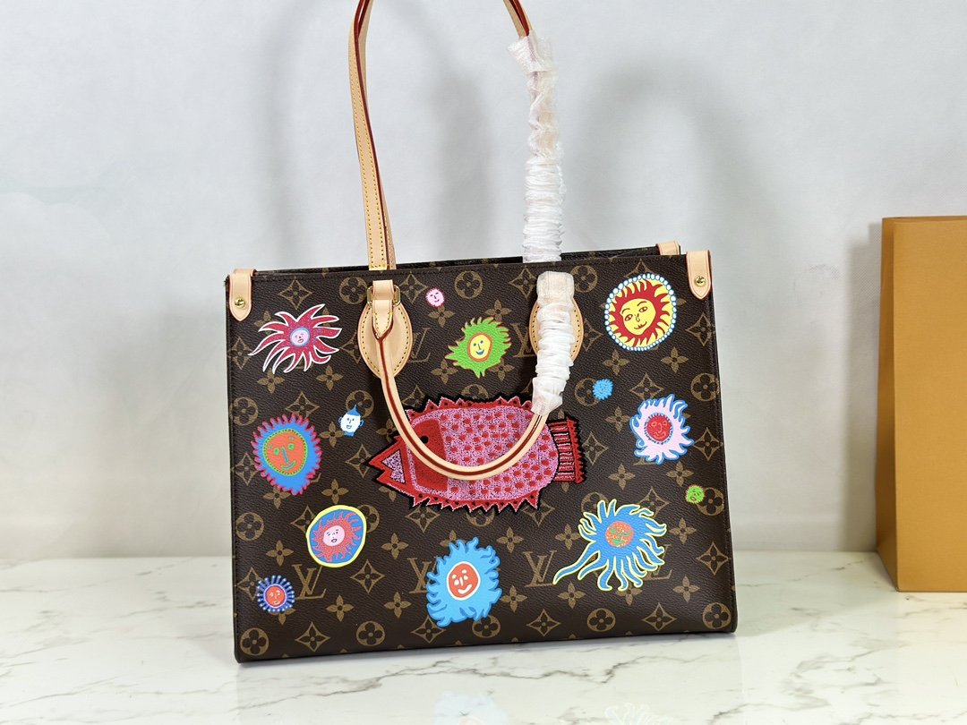 Louis Vuitton Onthego Medium Handbag - Image 2