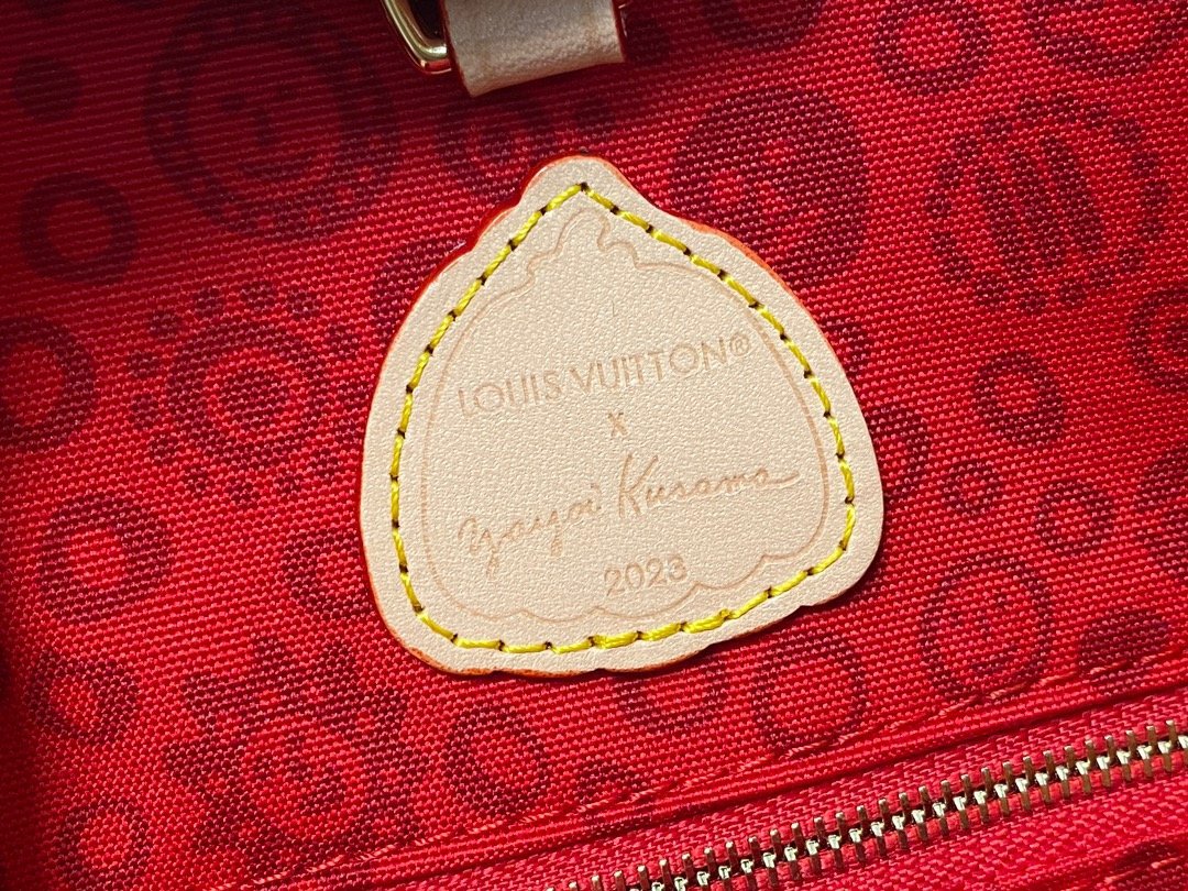 Louis Vuitton Onthego Medium Handbag - Image 9