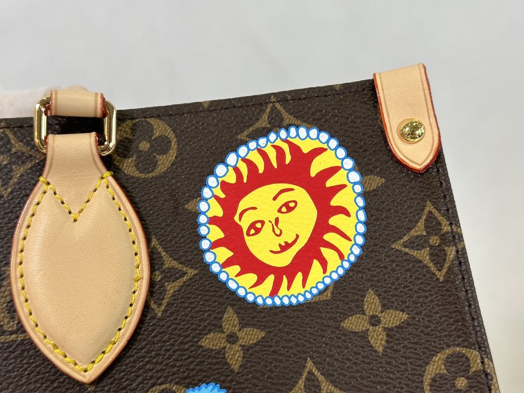 Louis Vuitton Onthego Medium Handbag - Image 6