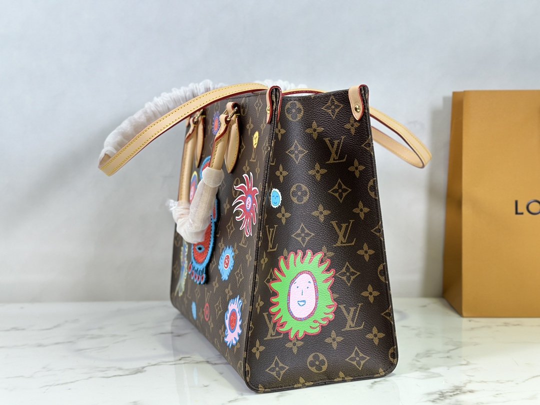 Louis Vuitton Onthego Medium Handbag - Image 3
