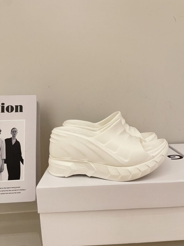 Givenchy 2023 Thick Bottom Wedge Sandals