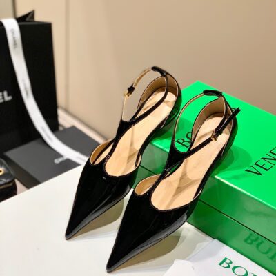 Bottega Veneta Latest T-strap Medieval Pointed Sandals