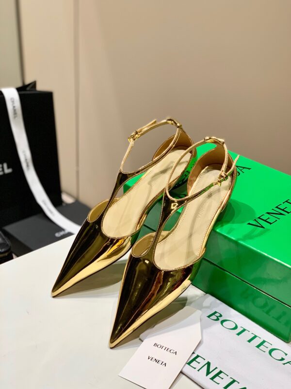 Bottega Veneta Latest T-strap Medieval Pointed Sandals