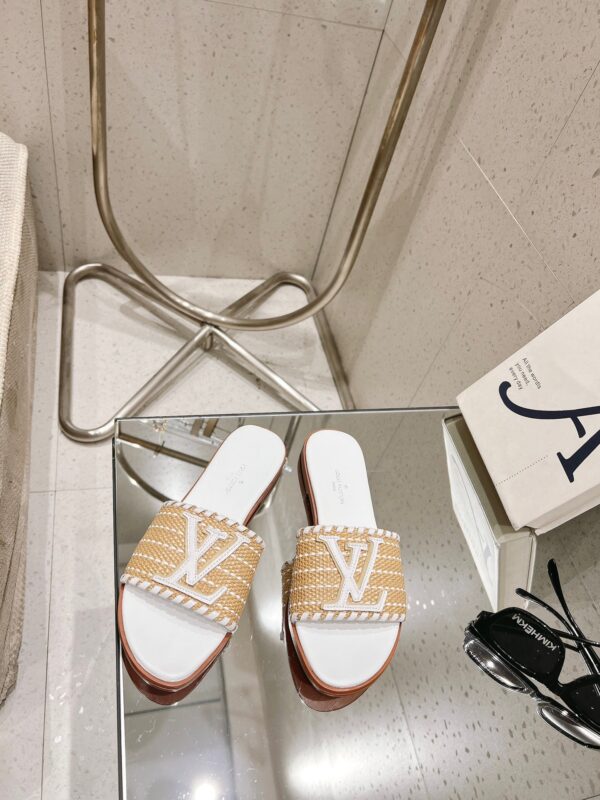 Louis Vuitton New Straw Sandals