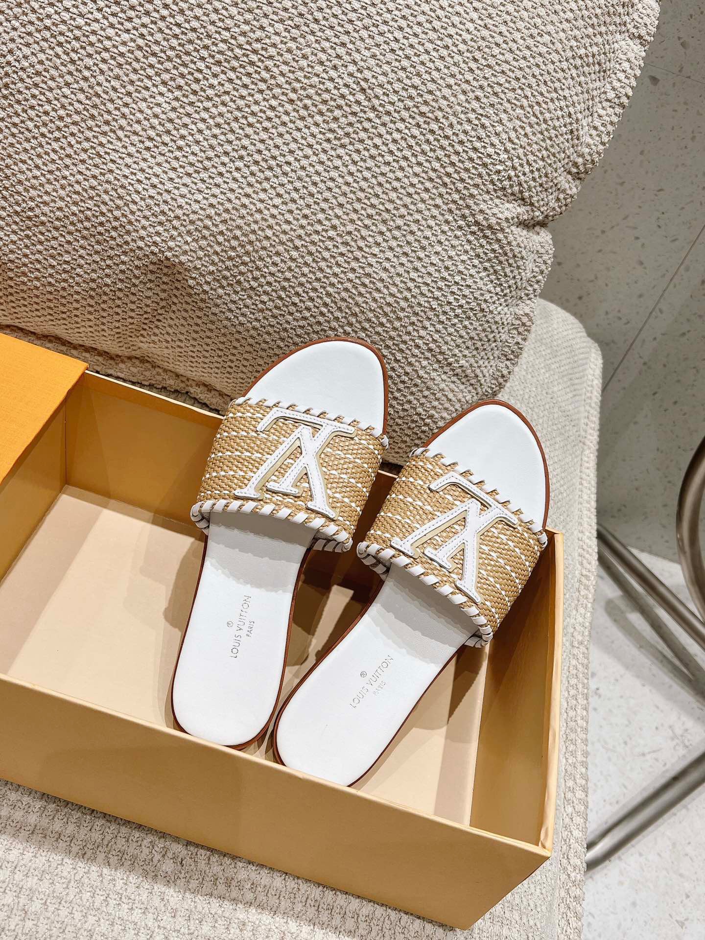 Louis Vuitton New Straw Sandals - Image 6