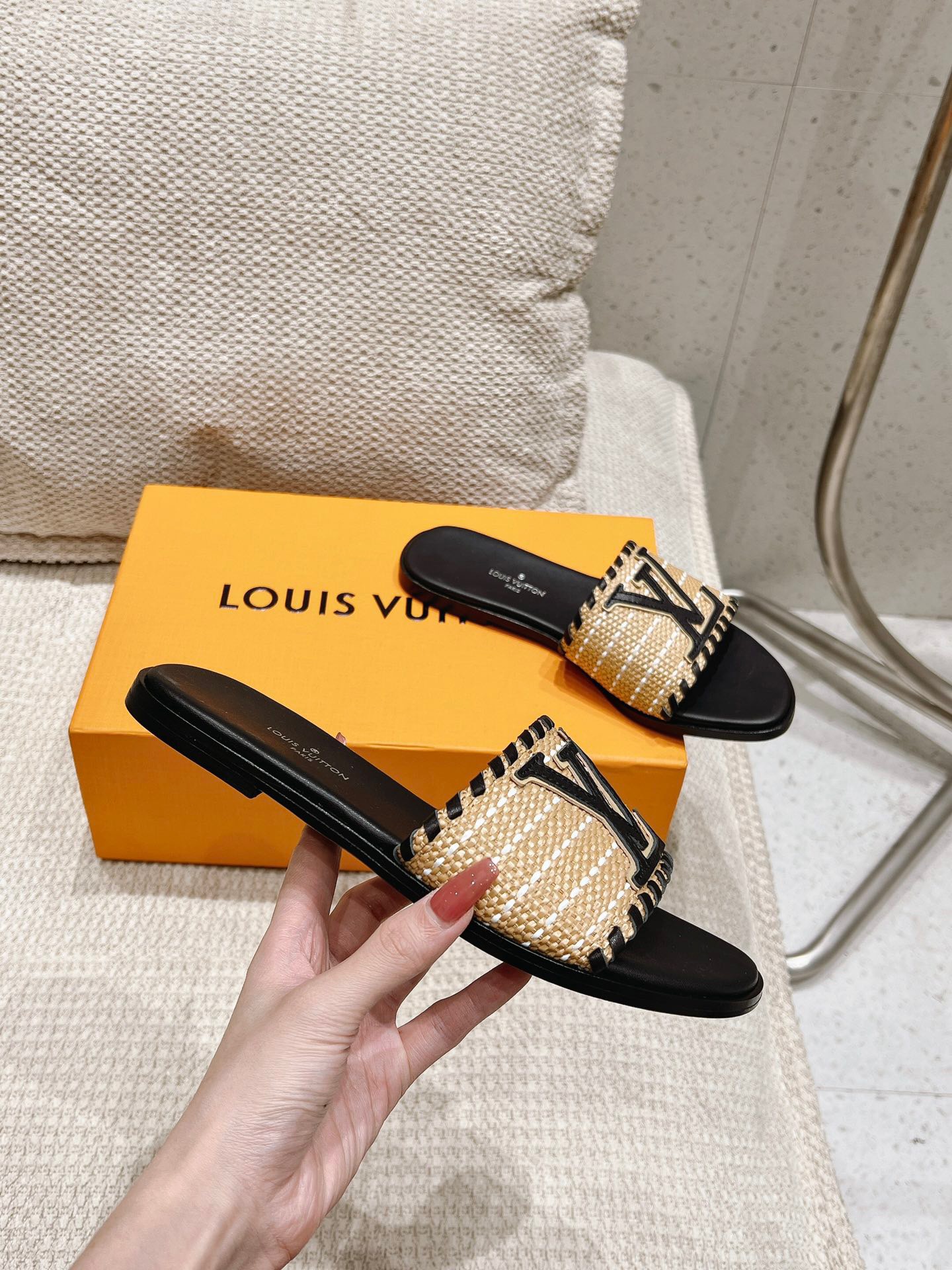 Louis Vuitton New Straw Sandals - Image 5
