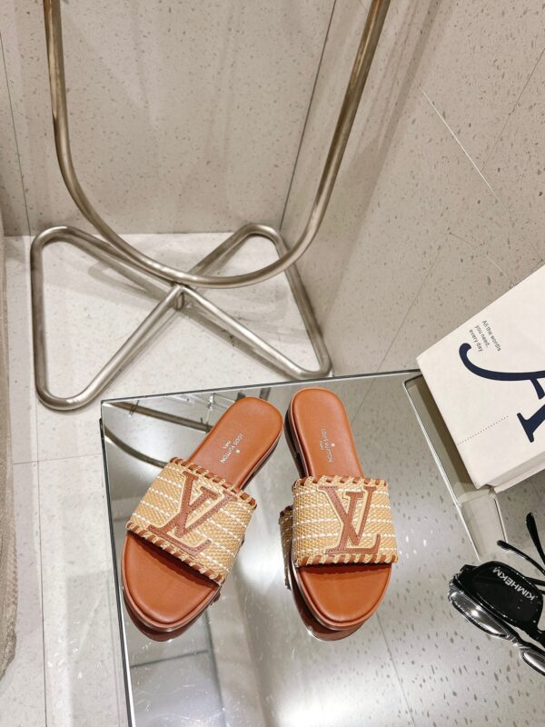 Louis Vuitton New Straw Sandals