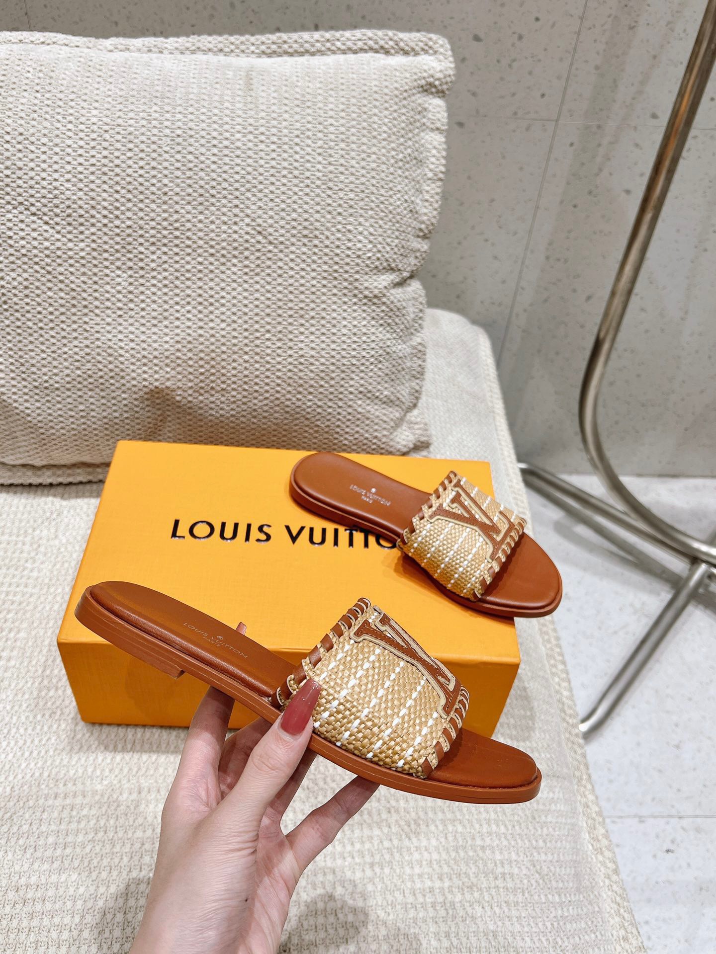 Louis Vuitton New Straw Sandals - Image 5