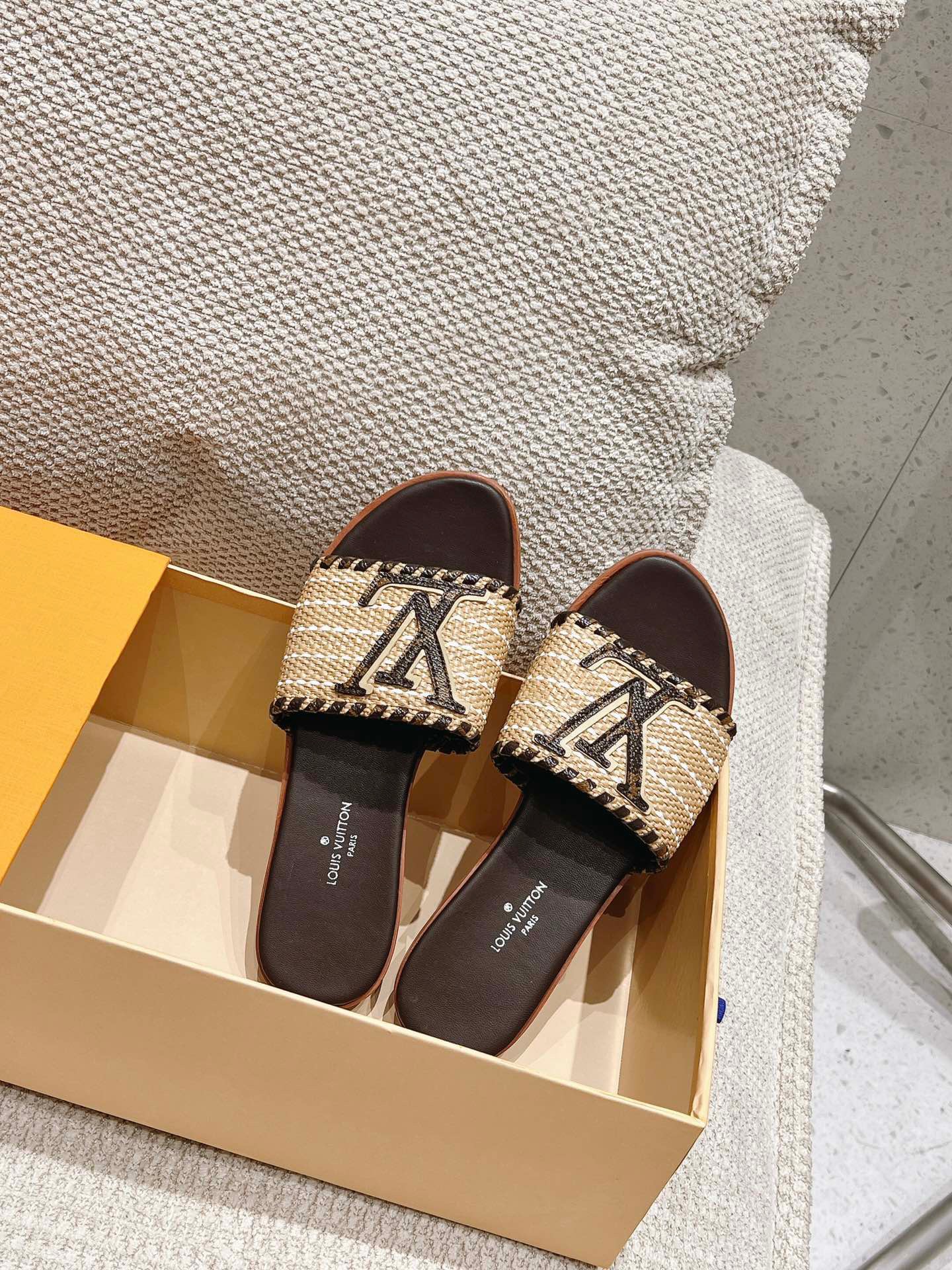 Louis Vuitton New Straw Sandals - Image 5