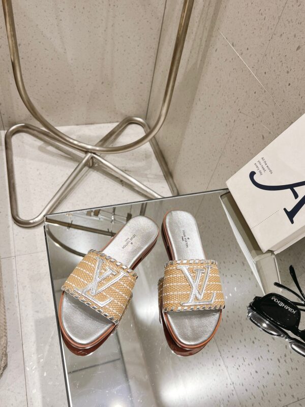 Louis Vuitton New Straw Sandals