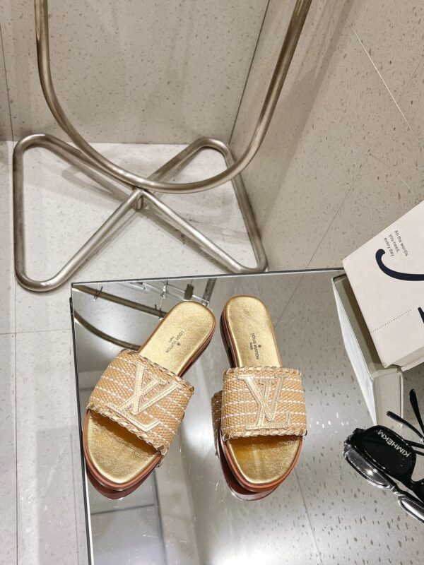 Louis Vuitton New Straw Sandals