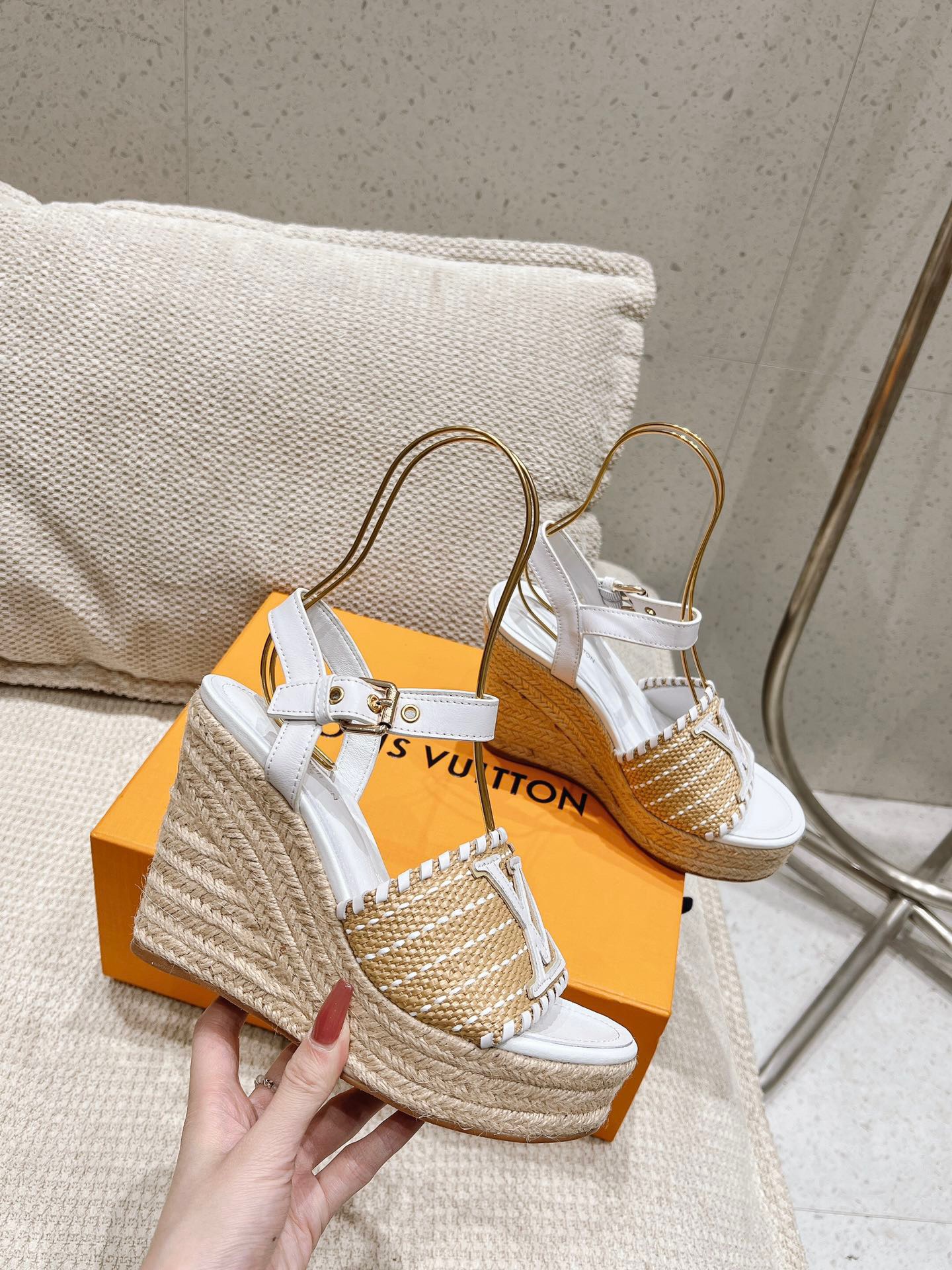 Louis Vuitton New Straw Heel Sandals - Image 5