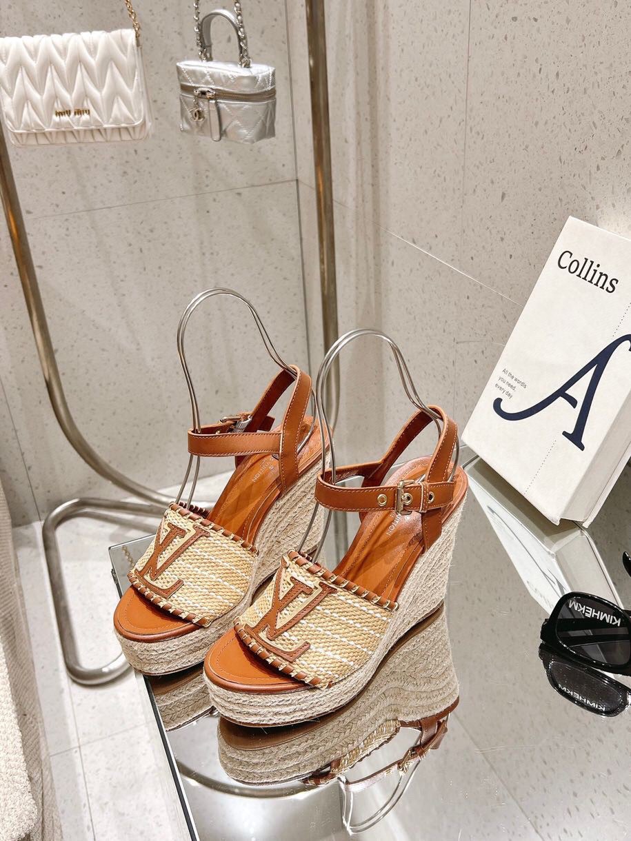 Louis Vuitton New Straw Heel Sandals - Image 4