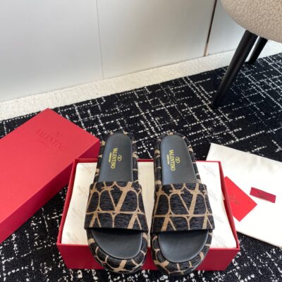 Valentino 2023 New Thick-soled Sandals