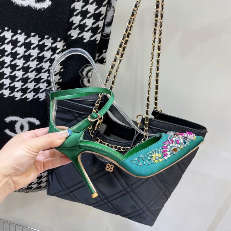 Manolo Blahnik 2023 Lutara Sandals