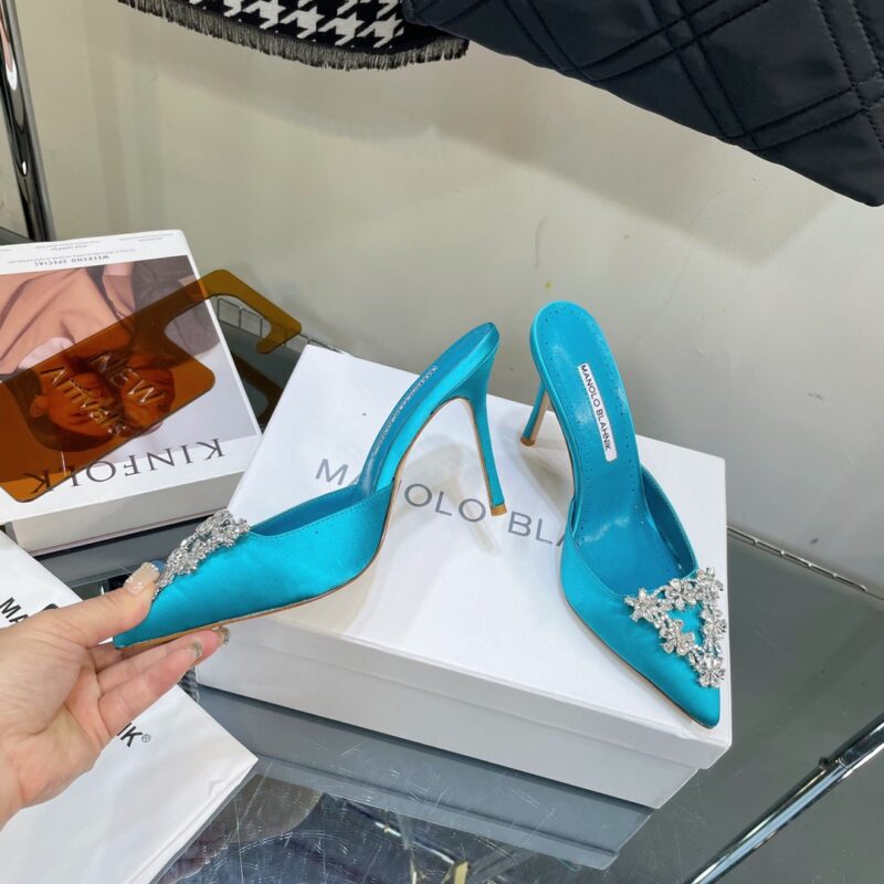 Manolo Blahnik 2023 Lutara Sandals