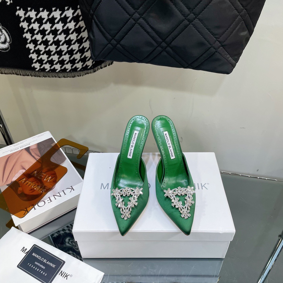 Manolo Blahnik 2023 Lutara Sandals - Image 3