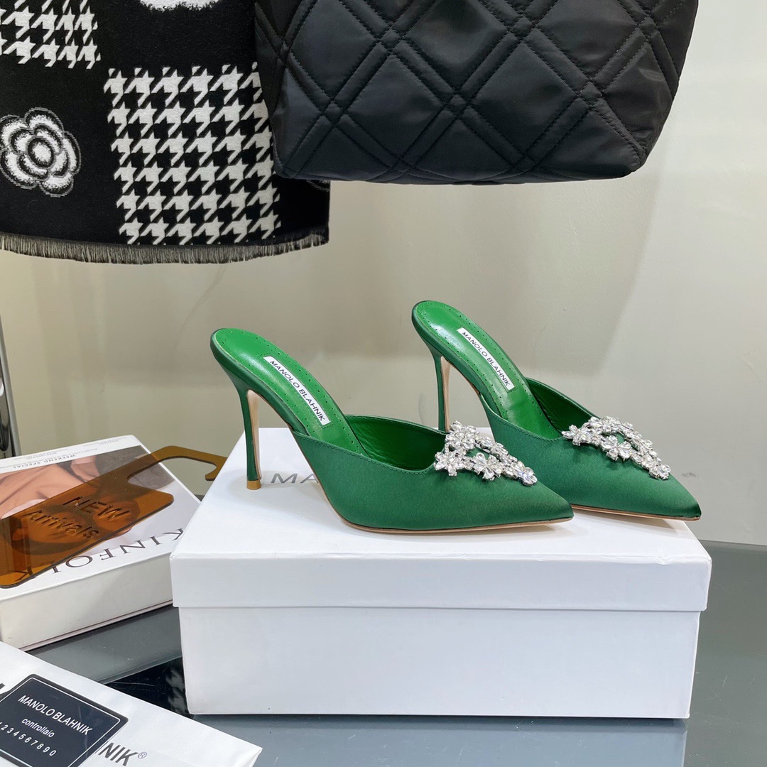 Manolo Blahnik 2023 Lutara Sandals - Image 4