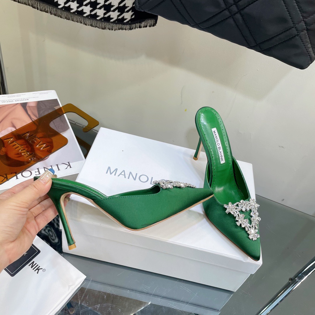 Manolo Blahnik 2023 Lutara Sandals - Image 7