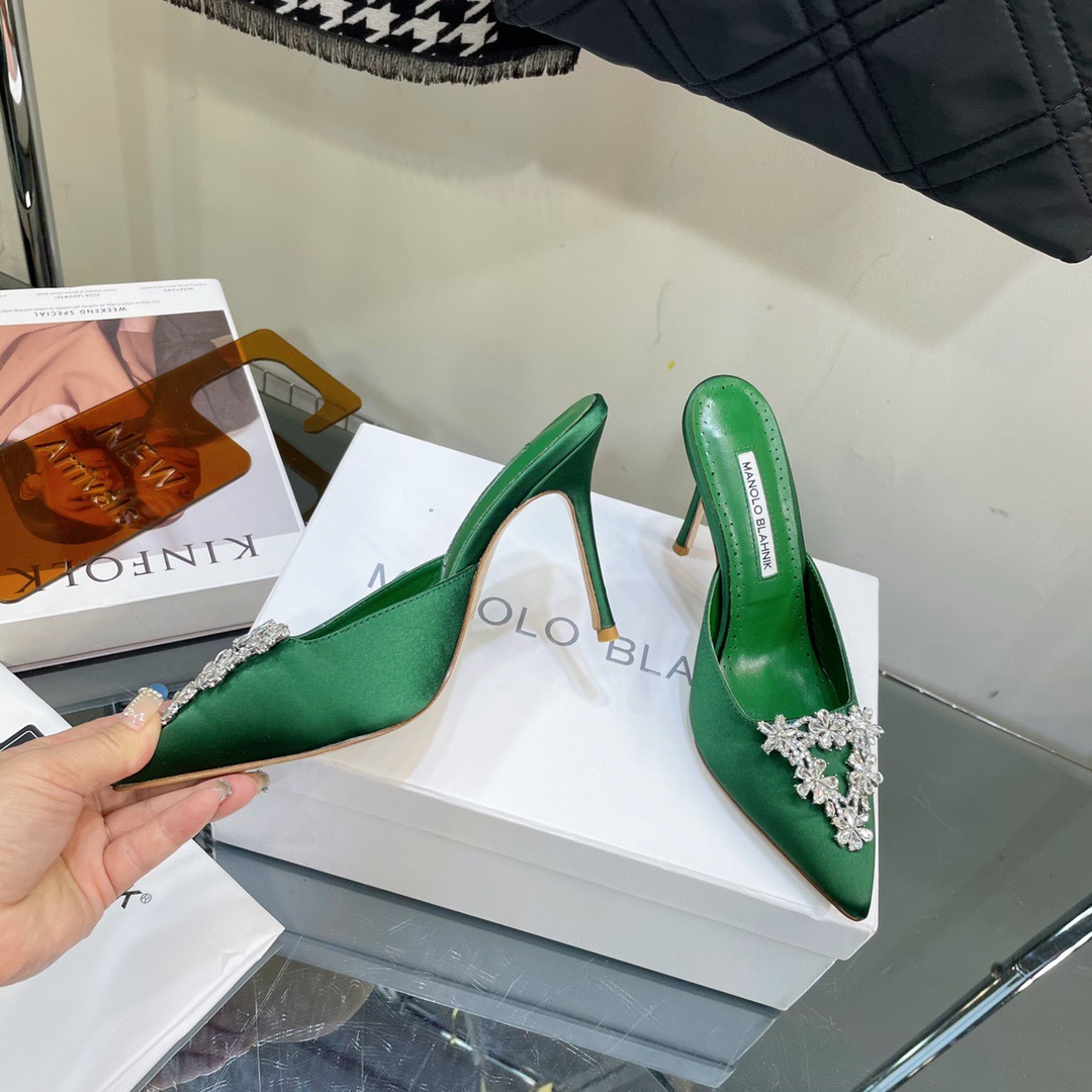 Manolo Blahnik 2023 Lutara Sandals