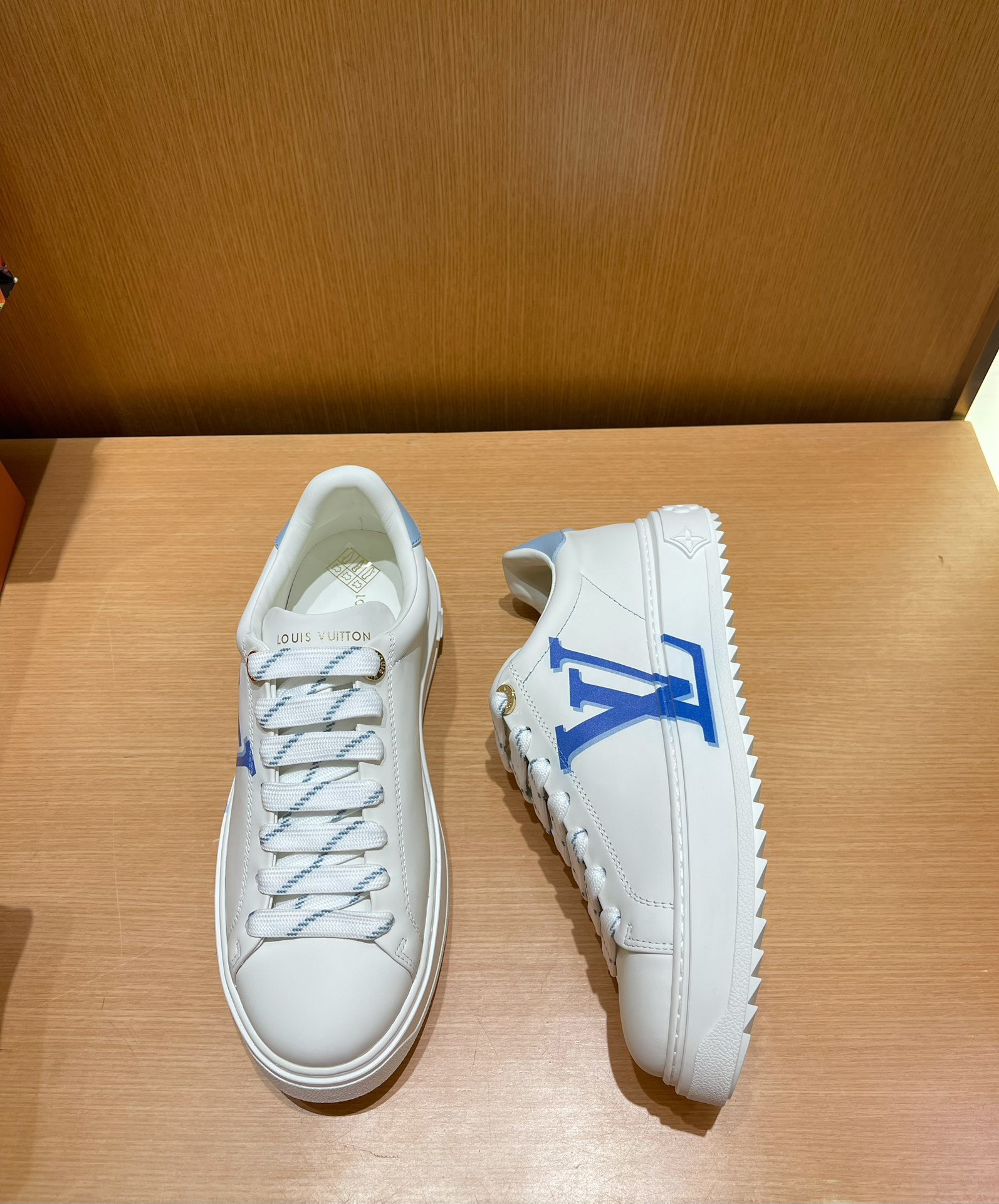 Louis Vuitton 2023 New Trainers - Image 3