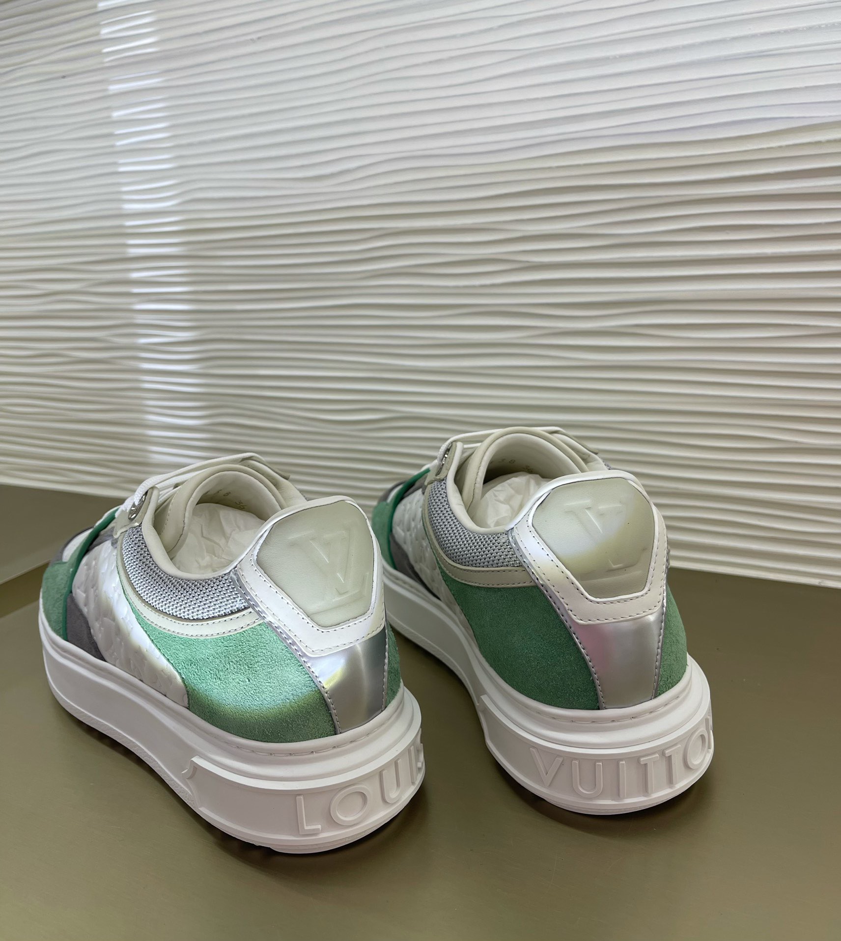Louis Vuitton 2023 New Trainers - Image 7