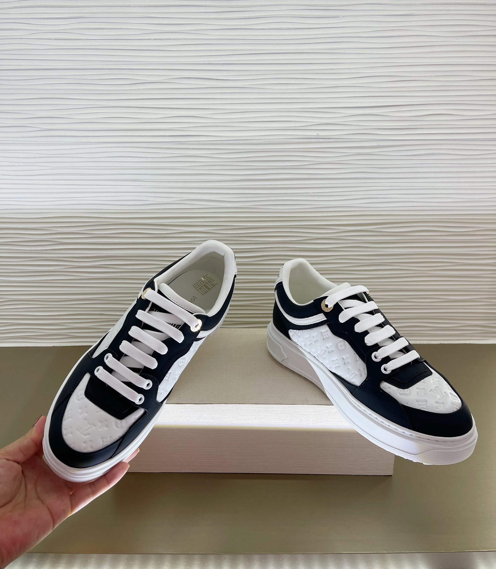 Louis Vuitton 2023 New Trainers - Image 4