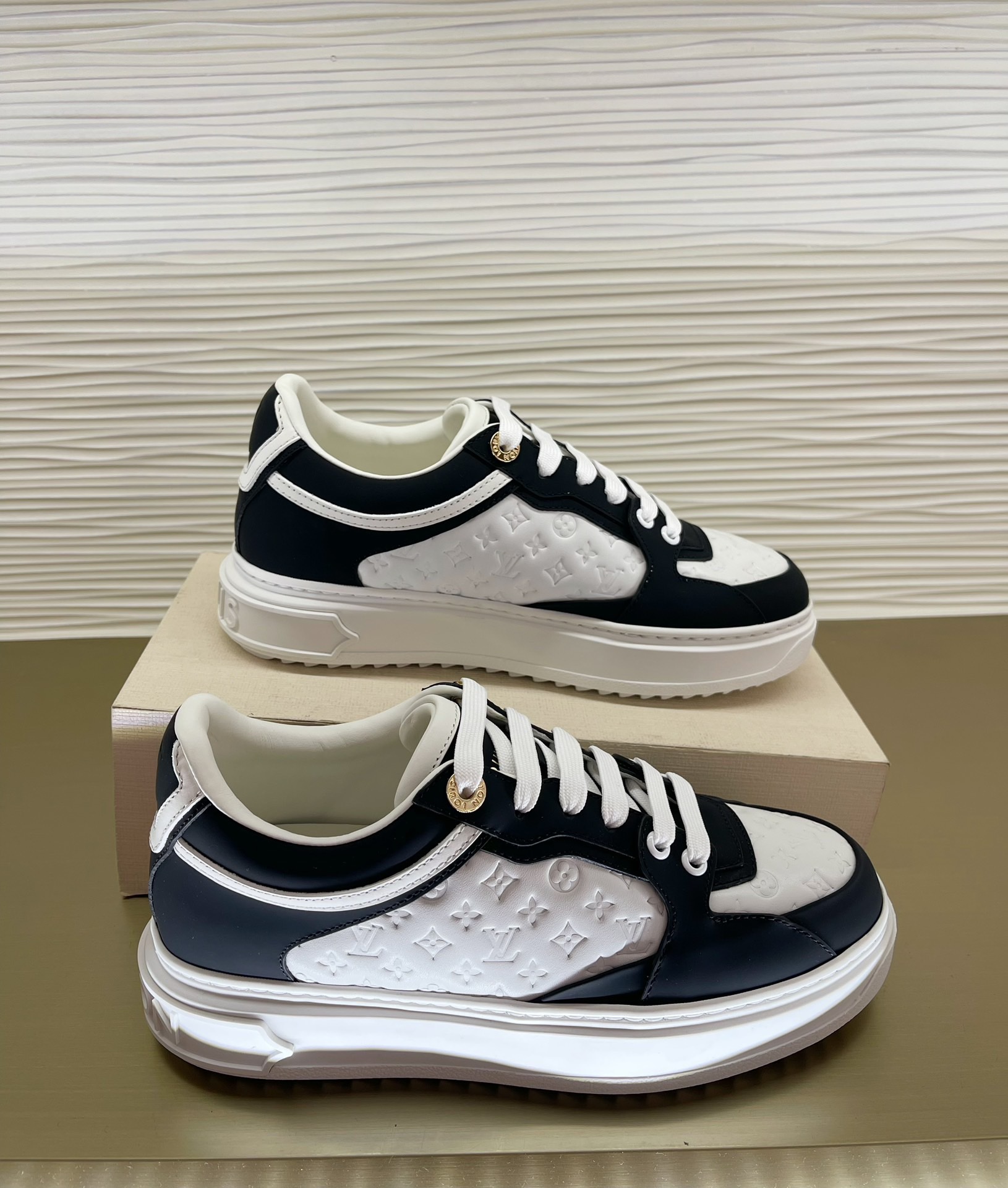 Louis Vuitton 2023 New Trainers - Image 6