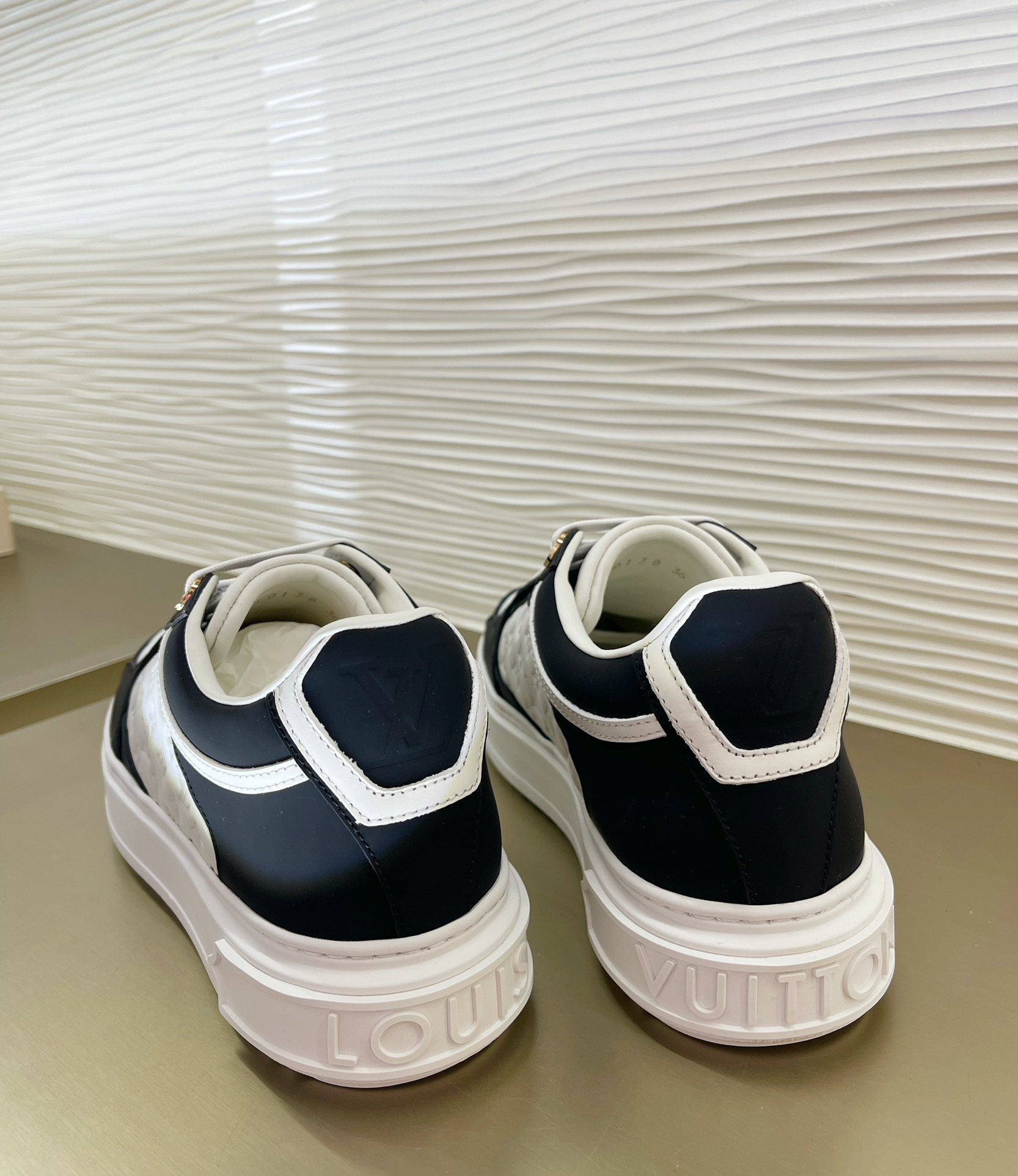 Louis Vuitton 2023 New Trainers - Image 7