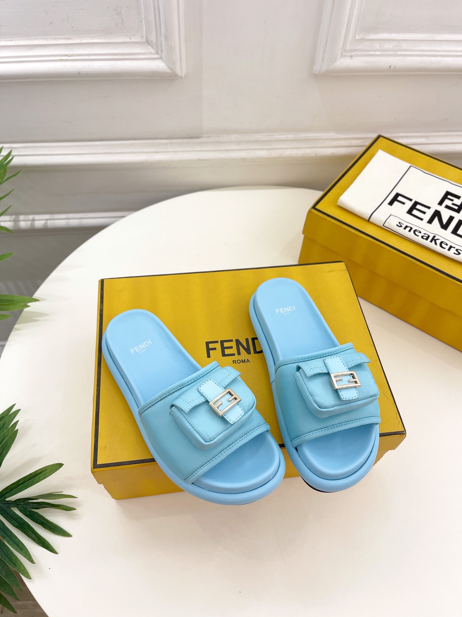 Fendi 2023 New Slippers - Image 2
