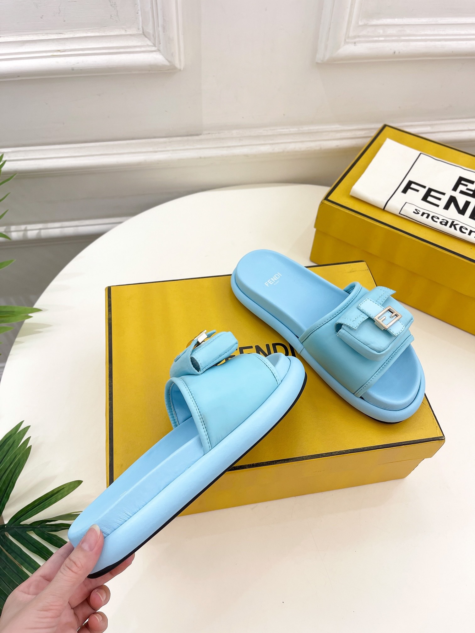 Fendi 2023 New Slippers - Image 6