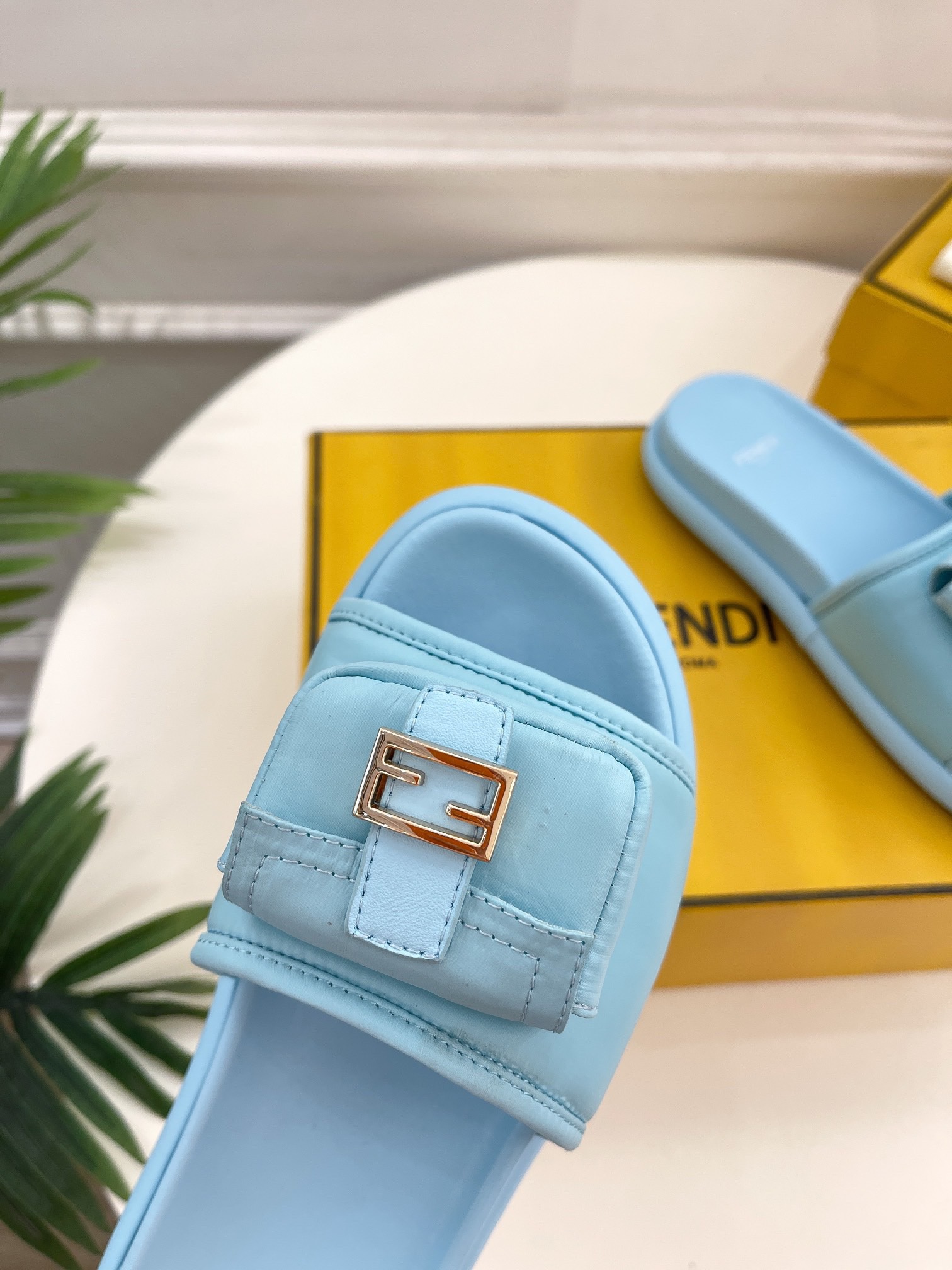 Fendi 2023 New Slippers - Image 7