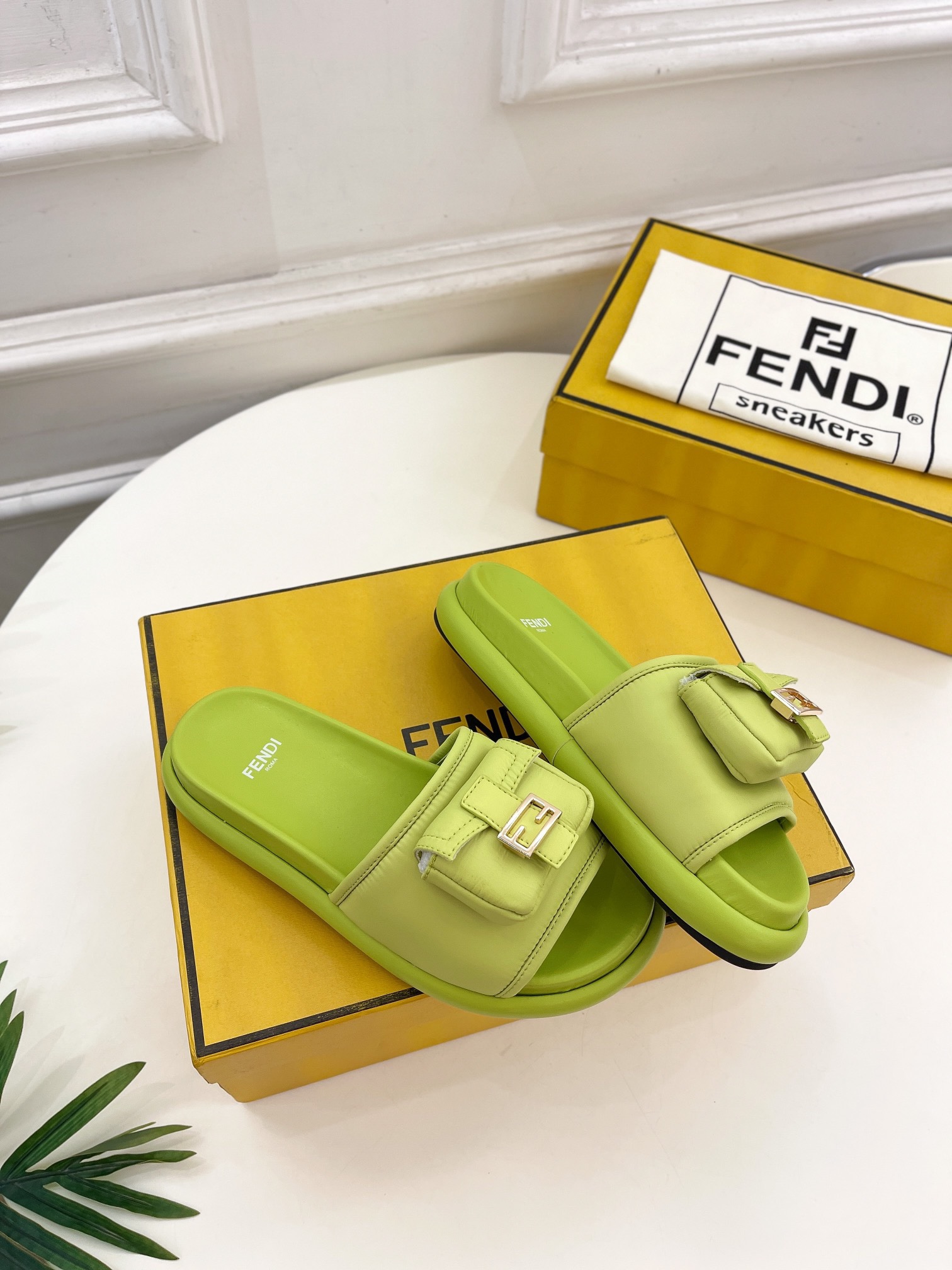 Fendi 2023 New Slippers - Image 3
